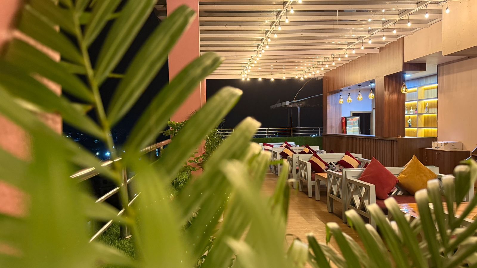 Aero Lounge and Dine